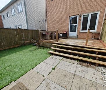 For Lease - 256 Glenashton Drive, Oakville, Ontario - Photo 5