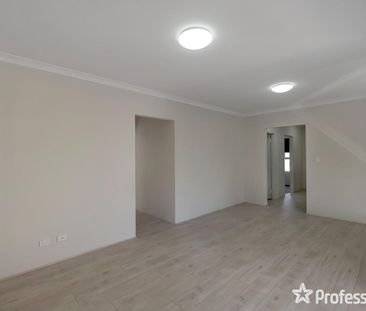Modern Villa in Pearsall! - Photo 1