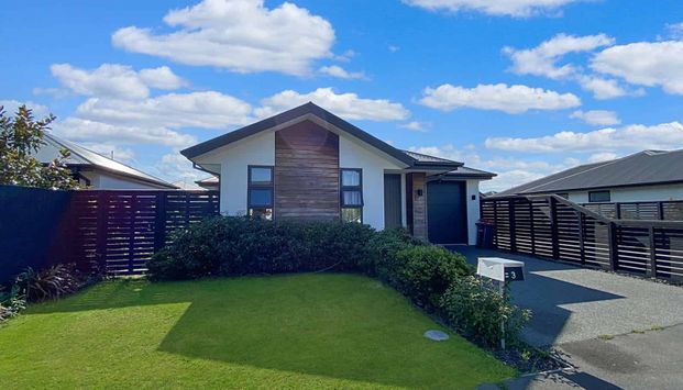 Fabulous Family Home - Photo 1