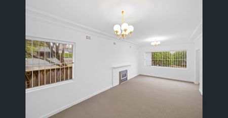 Family Home with Poolside Living - Photo 4