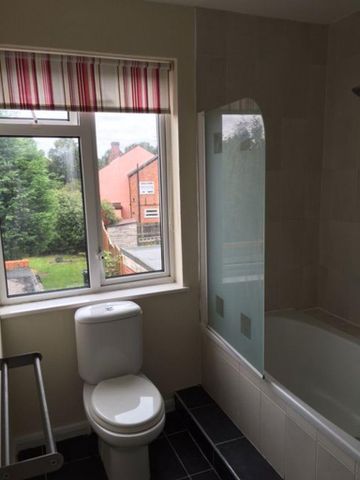 2 bedroom terraced house to rent - Photo 4