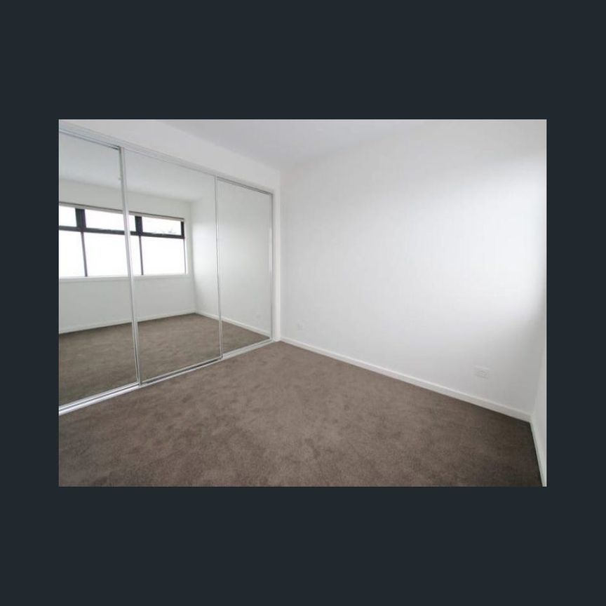 Brilliantly Designed Near New Townhouse - Photo 1