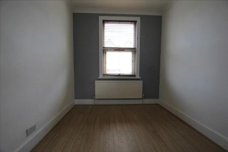 4 bedroom terraced house to rent - Photo 3