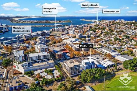 MODERN 2 BEDROOM APARTMENT - Photo 2