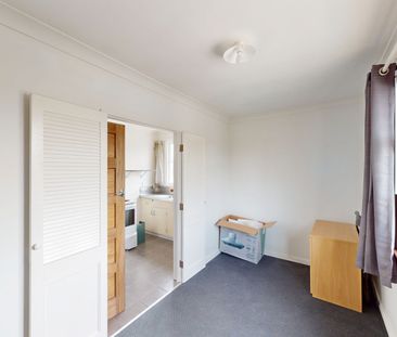 Roslyn - 2 Bedrooms - Photo 3