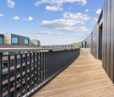 London , W12 7GN - Photo 3