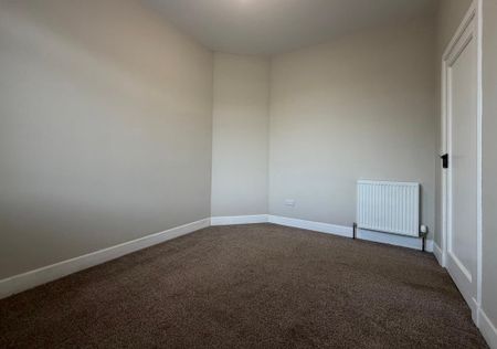 2 bedroom semi-detached house to rent - Photo 2