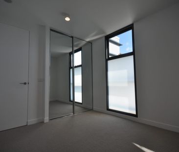 Priceless views of Melbourne City! - Photo 2