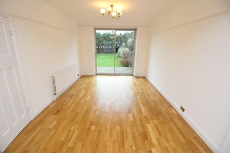 Edenfield Gardens, Worcester Park - Photo 5