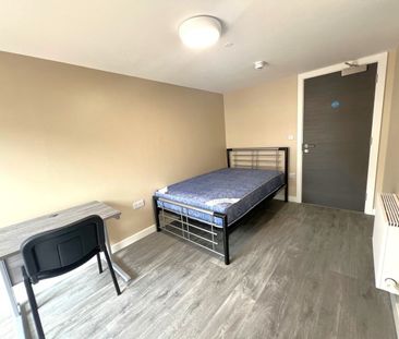 5 Bed Flat, Stokes Croft, BS2 - Photo 6