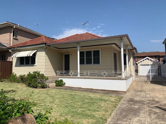 Charming 3-Bedroom Home in a Convenient Location - Photo 1