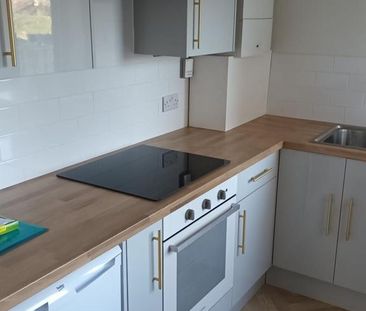2 bedroom terraced house to rent - Photo 3