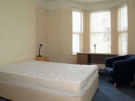 6 Bed - Derry Avenue, Plymouth - Photo 2