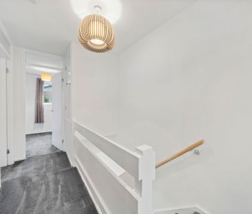 Heather Close, Warrington - Photo 6