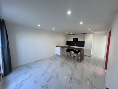 Location Appartement 4 pièces 59m² ROANNE 42300 - Photo 2