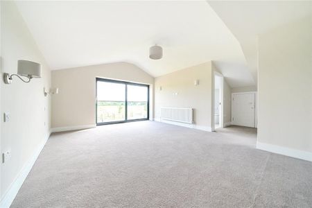 4 bedroom end of terrace house to rent - Photo 4