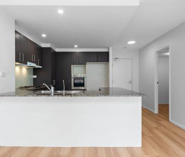 INNER-CITY APARTMENT LIVING WITH RESORT-STYLE AMENITIES - Photo 5