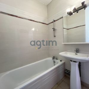 Location Appartement 1 pièce 24m² LA ROCHE SUR YON 85000 - Photo 2