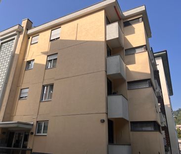 AFFITTASI LUMINOSO APPARTAMENTO RINNOVATO DI 4.5 LOCALI - Foto 1