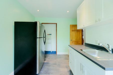 For Lease - 30 Lawlor top Floor Avenue, Toronto, Ontario - Photo 5