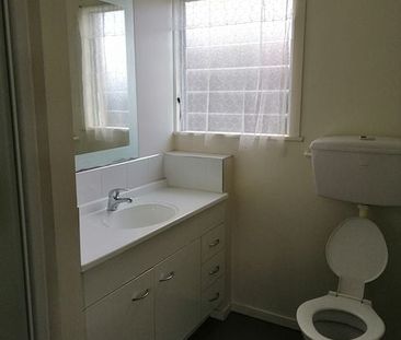 Cosy comfortable and safe 2 bedroom Flat - Photo 5