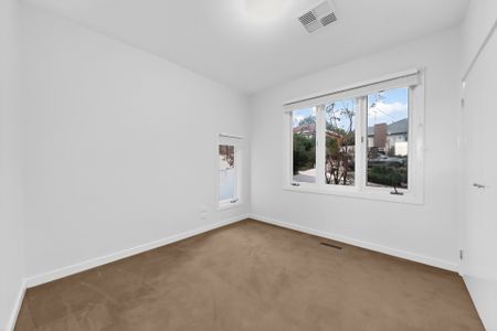 Versatility and Space in a Premium School Zoned Pocket - Photo 5