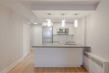 3460 Rue Durocher — Studio - unit 708 - Photo 5