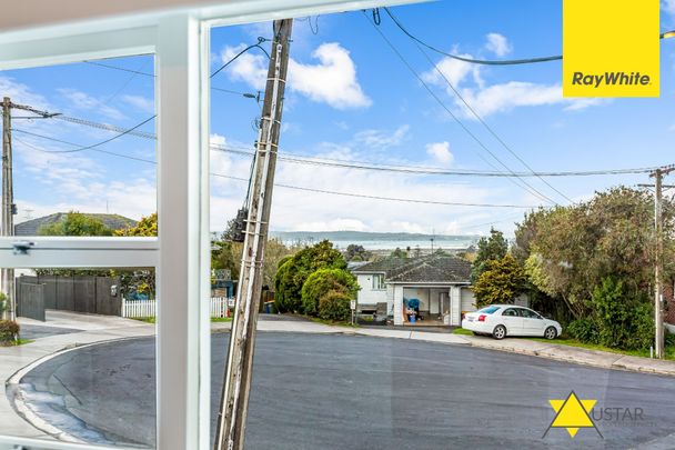 2 Taha Road, Te Atatu South - Photo 1