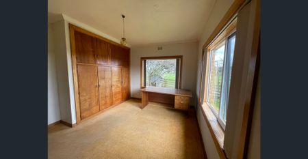 LARGE 3 BEDROOM HOME ON TABLE CAPE - STUNNING VIEWS WITH RELAXED RURAL FEEL - Photo 4