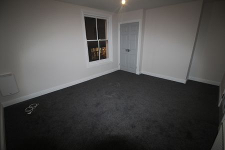 2 Bed Student Accommodation - Photo 2