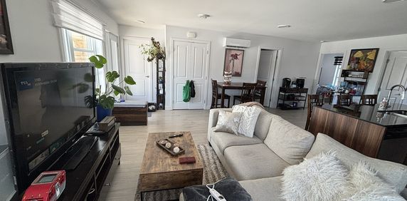 Grand 4 1/2 Moderne Dans Un 6plex - Photo 2