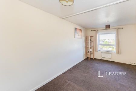 studio to rent The Willows, 255 Twyford Avenue, Portsmouth, PO2 - Photo 3