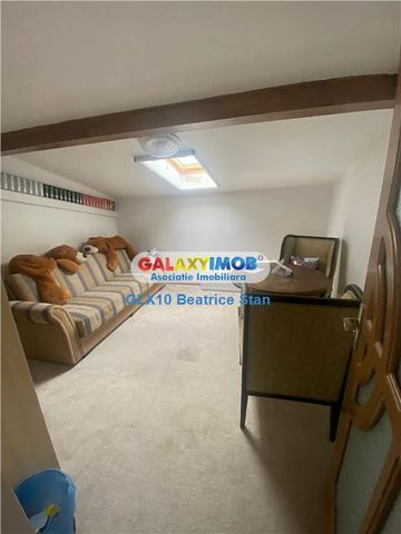 Mansarda inalta si spatioasa in vila BERZEI / POPA TATU - Fotografie 4