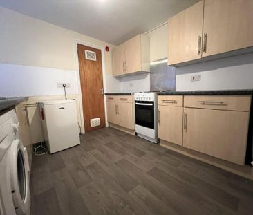 1 bedroom in a house share to rent - Photo 6