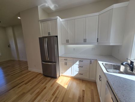For Lease - 245 Ross Street Unit# 1, St. Thomas, Ontario - Photo 3