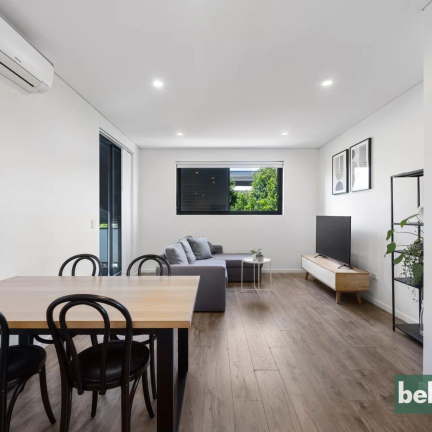 Modern Split Level Apartment!! - Photo 1