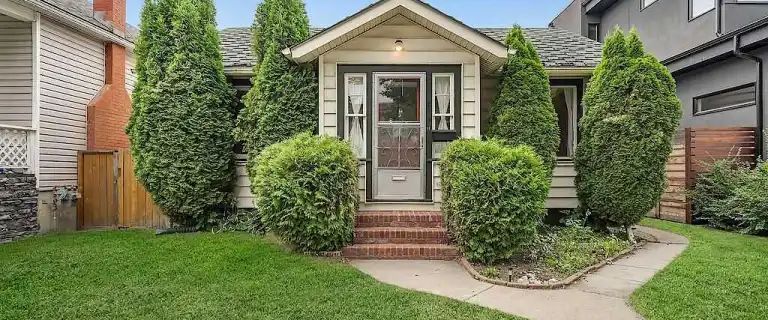 LOCATION! 2 bedroom home with backyard. | 715 4A Street Northwest, Calgary - Photo 1