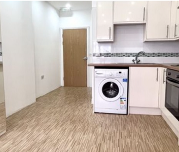 Studio to rent - Photo 2