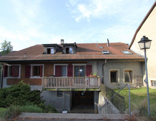 3.5-room apartment on the 1st floor of a 4-apartment building - Photo 1