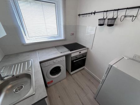 2 bedroom flat to rent - Photo 4