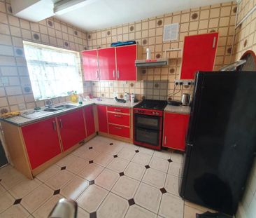 3 bedroom terraced house to rent - Photo 4