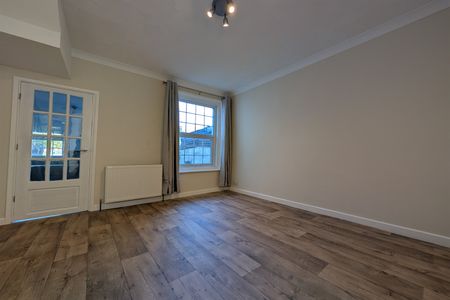 Dyer Road, SO15 - Photo 4