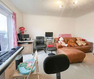 Horseshoe Close, St. Leonards, TN38 - Photo 1