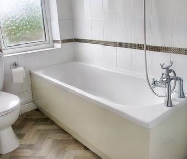 2 bedroom terraced house to rent - Photo 4