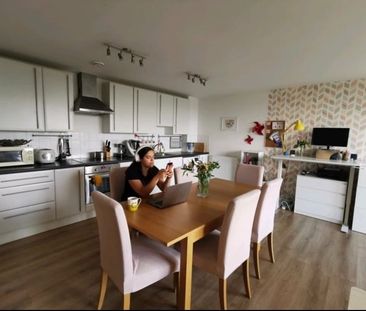 Room in a Shared Flat, Corrigan Court, W5 - Photo 2