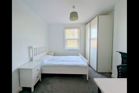 1 Bed Flat, Whiteley Road, SE19 - Photo 2