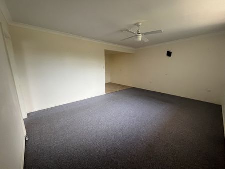 Ingleburn - Photo 2