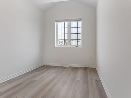 For Lease - 1753 Mineral Springs Way, Pickering, Ontario - Photo 4