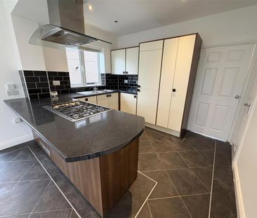 3 bedroom semi-detached house to rent - Photo 6