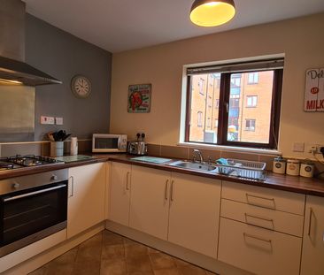 St Nicholas Square, Marina, Swansea, SA1 1UG - Photo 4